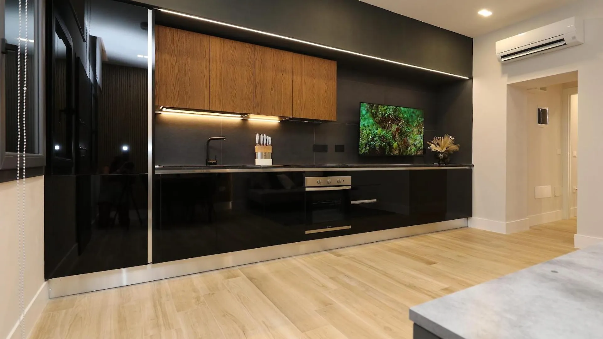 Best Price Vs Quality-Fully Equipped & Renovated 2Room Suite Montenero-City Centre Όλμπια