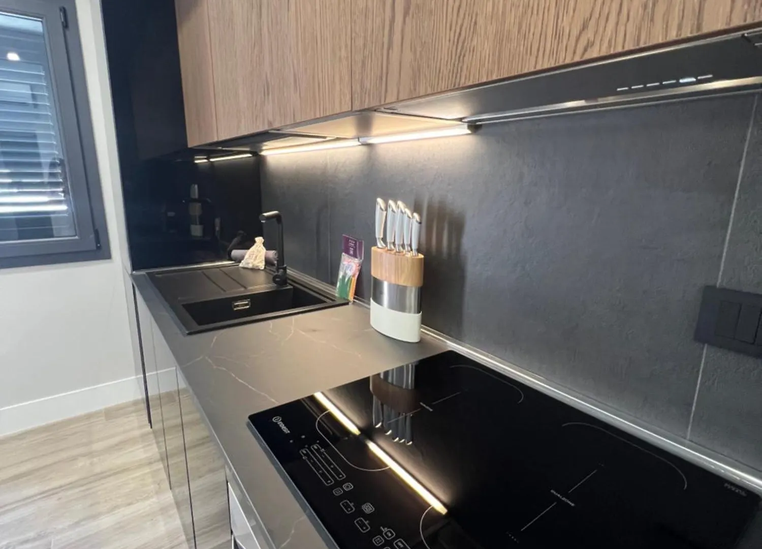 Best Price Vs Quality-Fully Equipped & Renovated 2Room Suite Montenero-City Centre Όλμπια