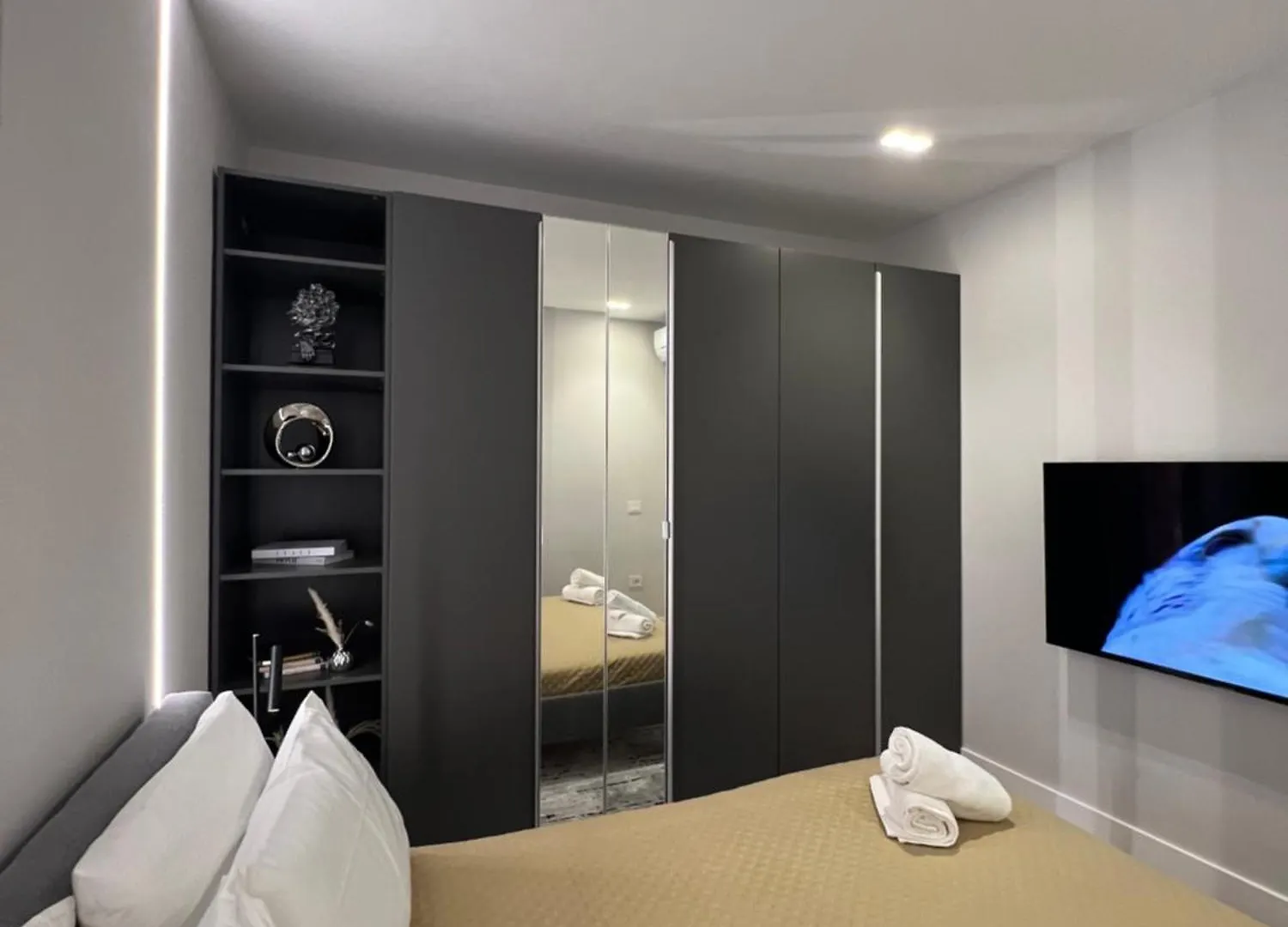 Best Price Vs Quality-Fully Equipped & Renovated 2Room Suite Montenero-City Centre Όλμπια Ιταλία
